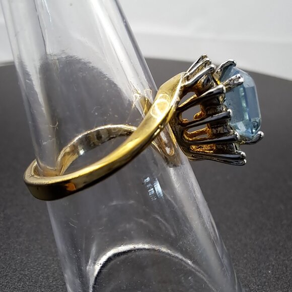 Aquamarine 7.9mm x 5.5mm Stone w Diamond Surround 18K Yellow Gold Size 6 - Picture 4 of 8